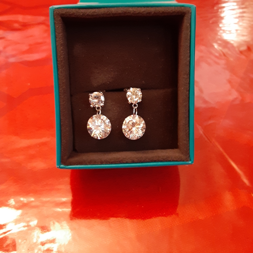 Dangle Crystal Earring - Picture 2 of 2